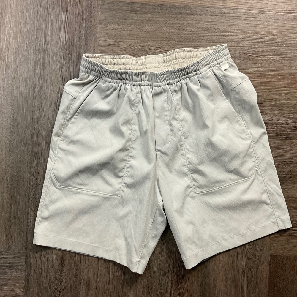 Lululemon Bowline Short 8" Mens Medium Bone Light Tan Relaxed Fit